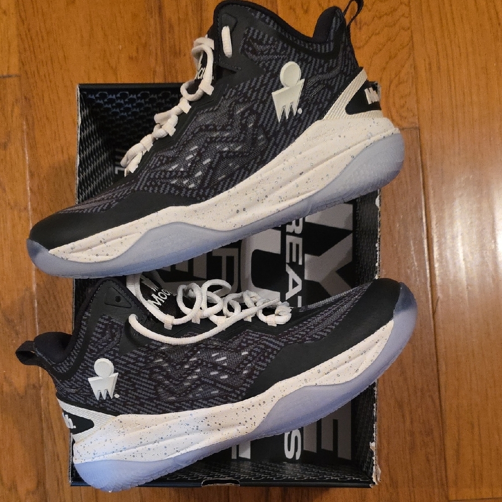 Moolah Neovolt Pro v2 Black and White Sneakers